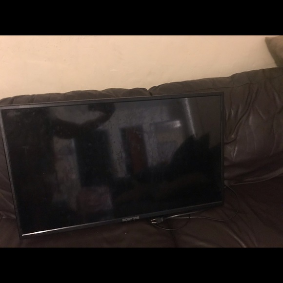 Television - Picture 3 of 4